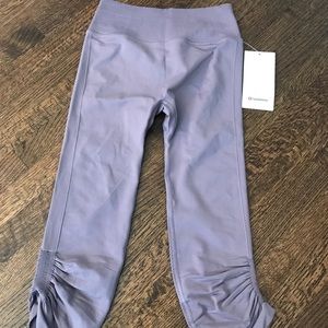 Lululemon brand new/never worn crop leggings